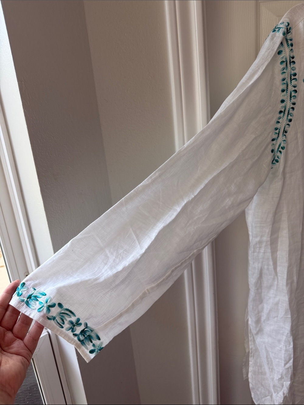 Johnny Was White Tunic with Teal Floral Embroidery - Picture 4 of 7
